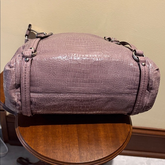 Coach  Alexandra  lavender croc embossed patent leather  shoulder bag  Rare find - Picture 12 of 17